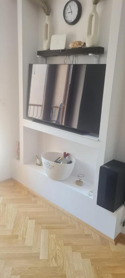 Elena - Studio Apartman อิตชิชี ภายนอก รูปภาพ